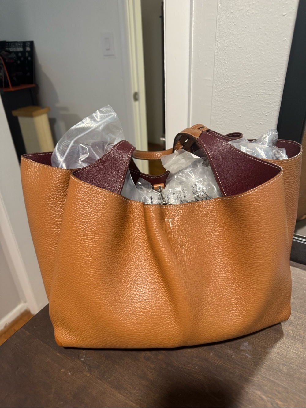 Tod’s Apa Medium Tote - Picture 3 of 8